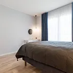 Apartments, Quiet With Free Parking And Ac. * טאלין