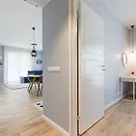 Apartments, Quiet With Free Parking And Ac. דירה טאלין