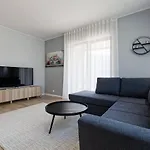 Apartments, Quiet With Free Parking And Ac. טאלין