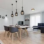 Apartments, Quiet With Free Parking And Ac. טאלין