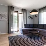 Apartments, Quiet With Free Parking And Ac. *