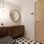 Apartments, Quiet With Free Parking And Ac.