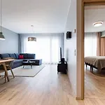 Apartments, Quiet With Free Parking And Ac. דירה *