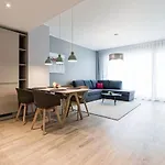 Apartments, Quiet With Free Parking And Ac.