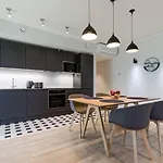 Apartments, Quiet With Free Parking And Ac. *