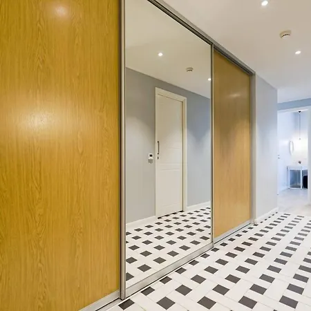 Daire Apartments, Quiet With Free Parking And Ac. Tallinn