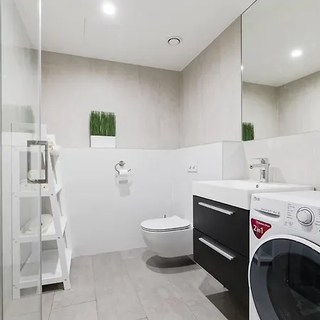 Apartments, Quiet With Free Parking And Ac. Daire