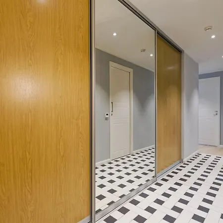 Apartments, Quiet With Free Parking And Ac. Daire