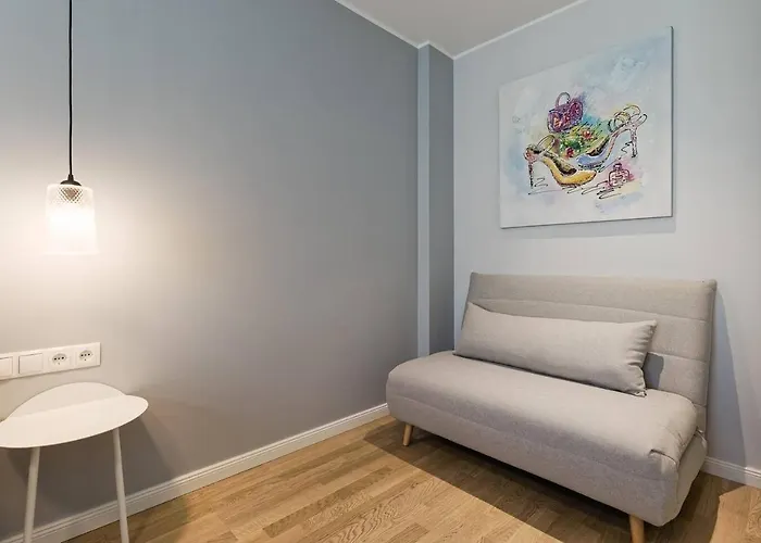 Apartments, Quiet With Free Parking And Ac. 公寓 *