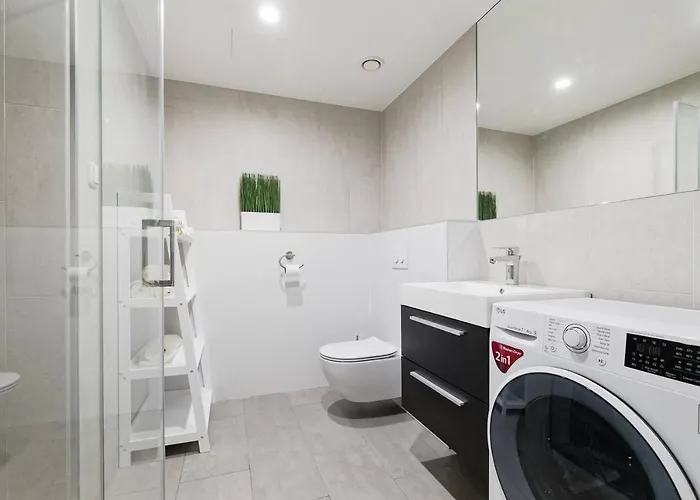 Apartments, Quiet With Free Parking And Ac. 公寓