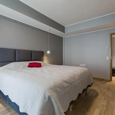 Apartments, Quiet With Free Parking And Ac. Appartamento