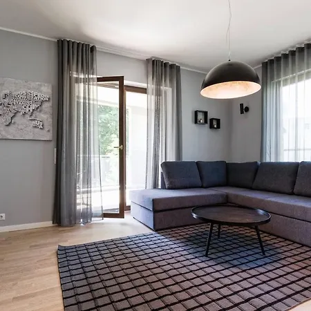 Apartments, Quiet With Free Parking And Ac. *